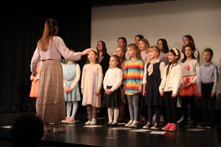 »Mamica je kakor zarja« (14)